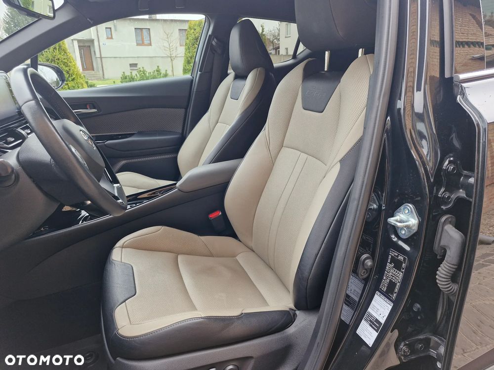 Toyota C-HR 2.0 Hybrid Executive - 21