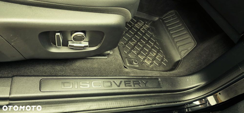 Land Rover Discovery Sport P250 R-Dynamic - 21