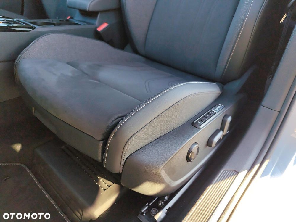 Volkswagen Golf Variant - 12