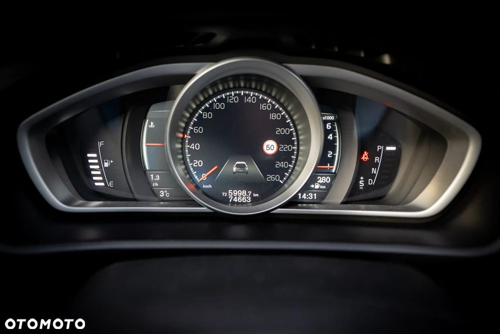 Volvo V40 T3 Drive-E Summum - 11