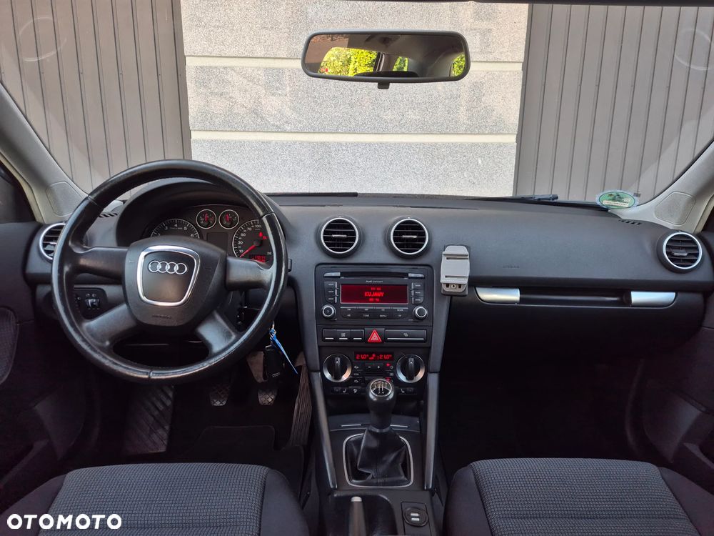 Audi A3 Sportback 1.6 Ambiente - 7