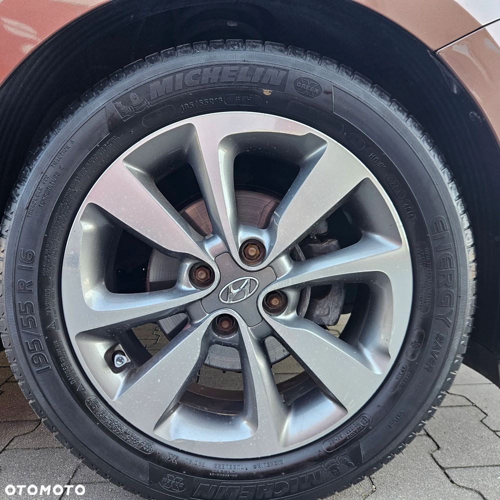 Hyundai i20 - 24