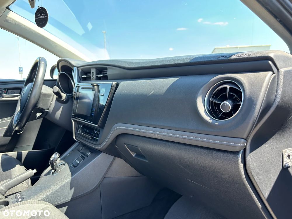 Toyota Auris 1.8 HSD Prestige - 34