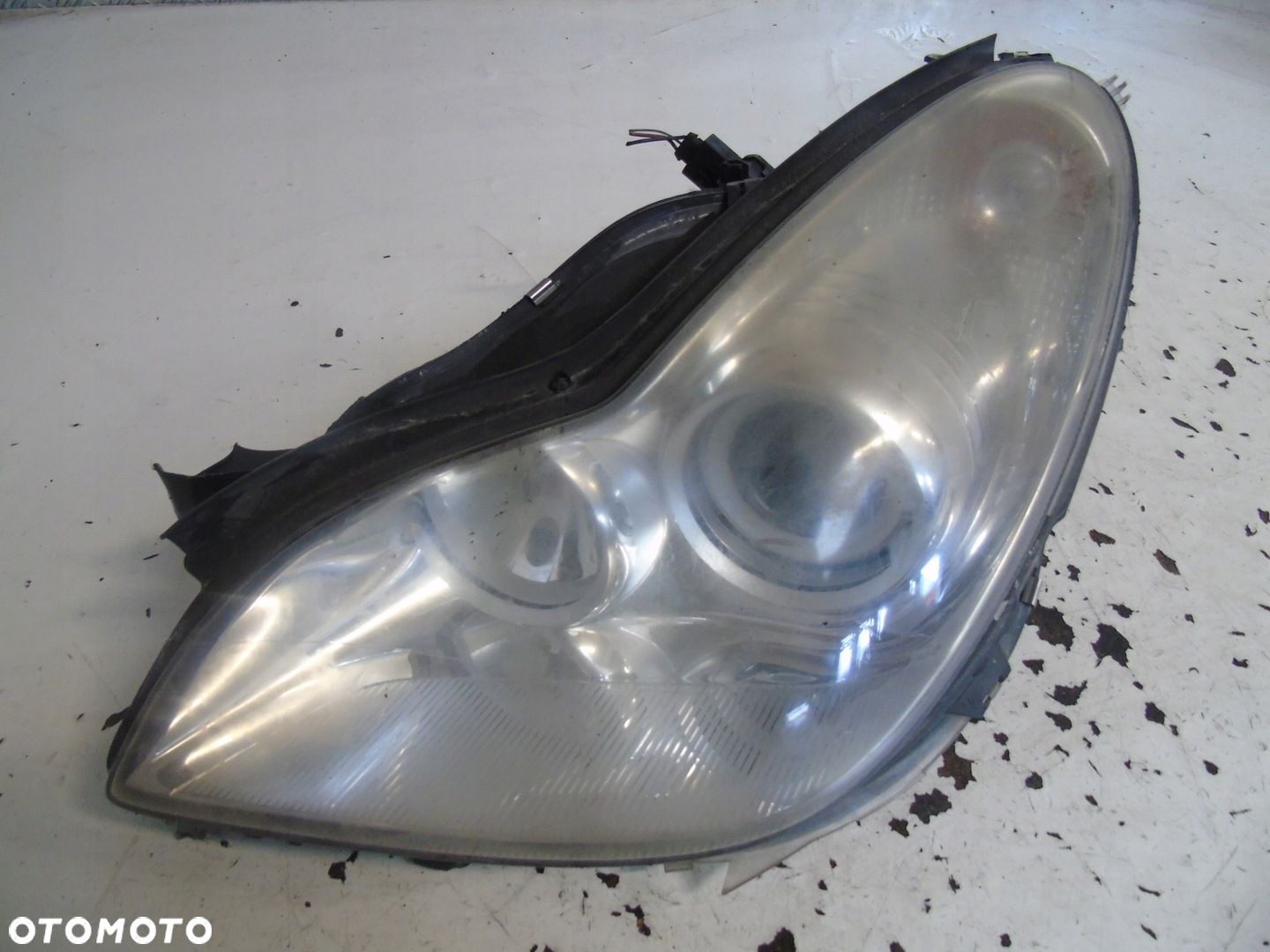 LAMPA LEWY PRZÓD MERCEDES CLS W219 - 1