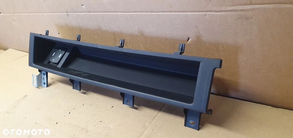 Schowek półka deski konsoli USB Land Rover Discovery Sport L550 FK72-19010-BA - 3