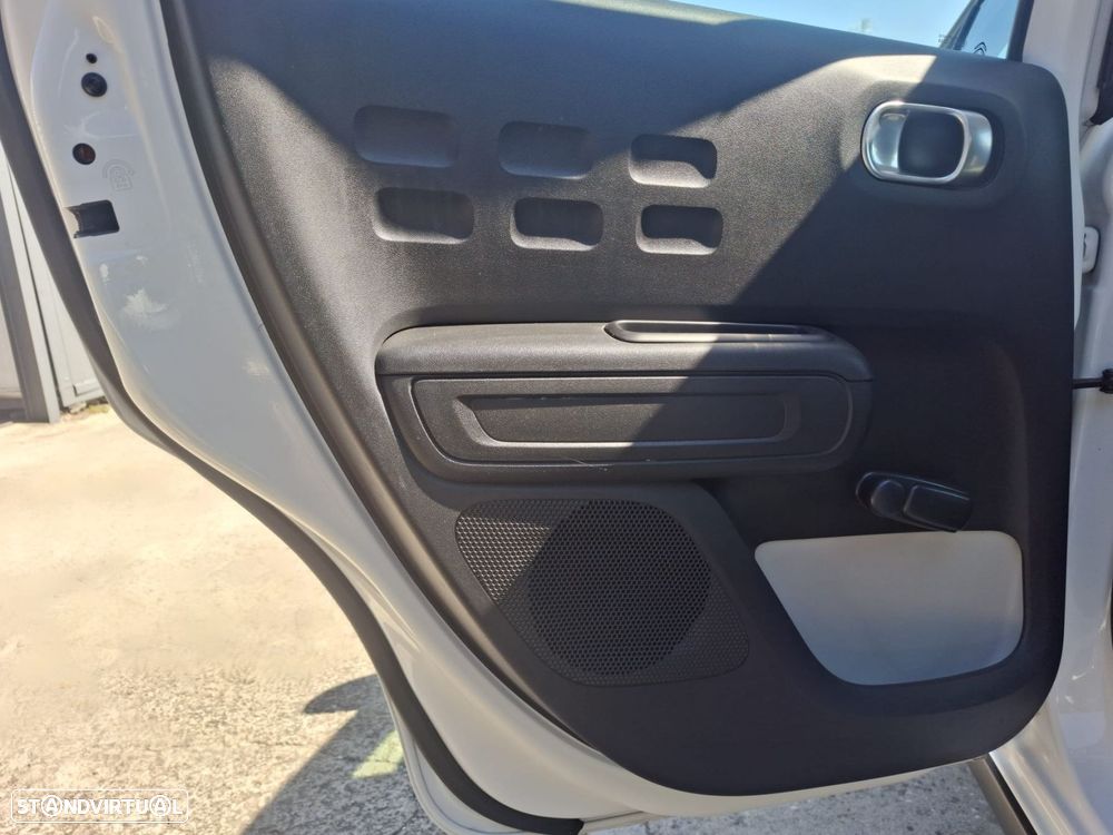 Citroën C3 1.2 PureTech Shine - 36