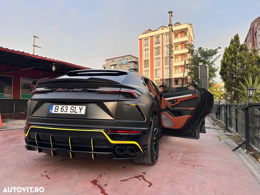 Lamborghini URUS - 11