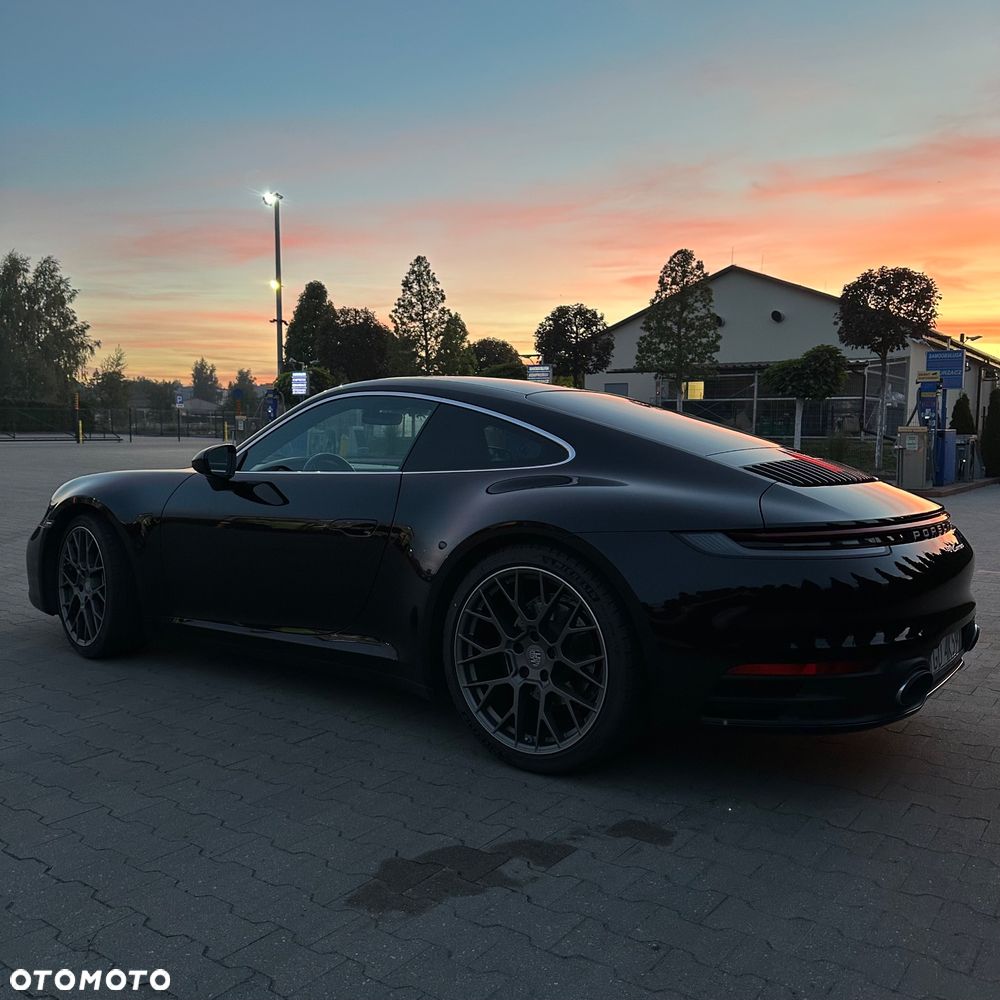 Porsche 911 Carrera - 6