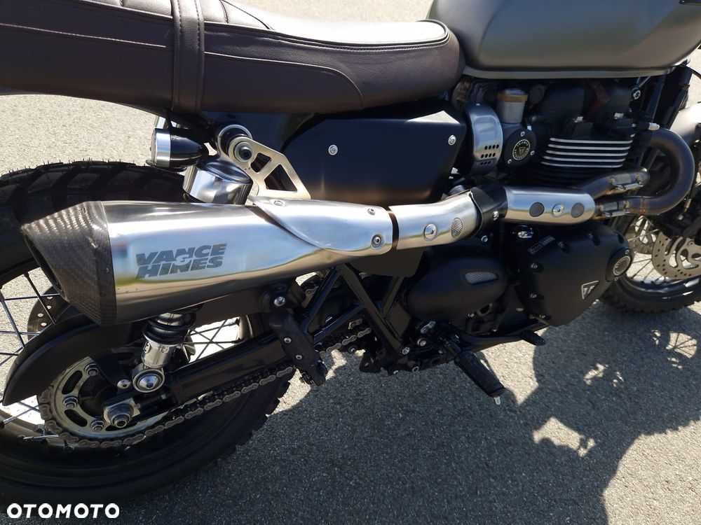 Triumph Bonneville - 13