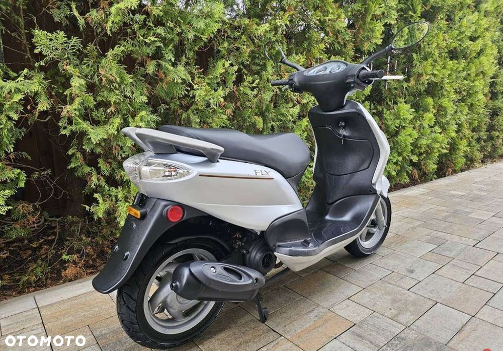 Piaggio FLY - 2