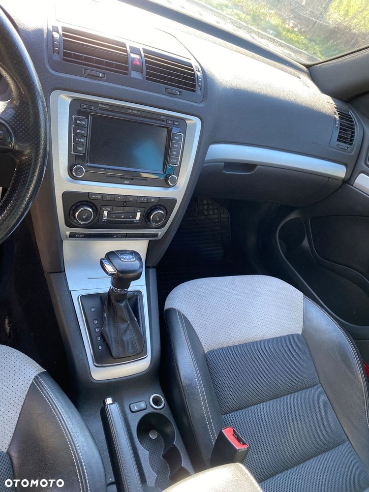 Skoda Octavia 2.0 TDI CR DPF DSG RS - 14