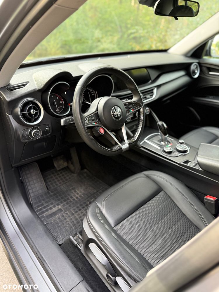 Alfa Romeo Stelvio 2.2 JTDM Q4 - 14