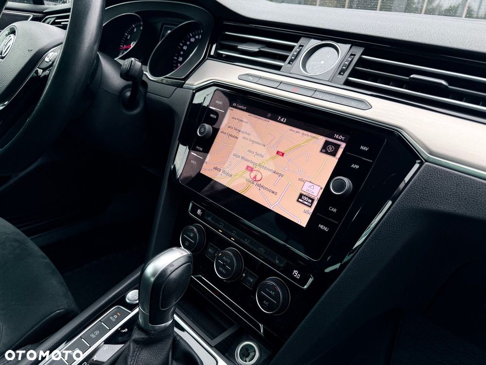 Volkswagen Passat - 15