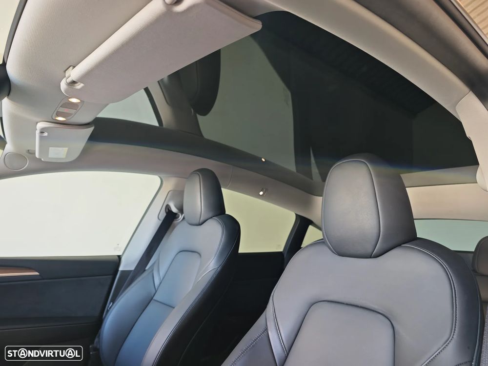 Tesla Model Y Performance Dual Motor AWD - 14