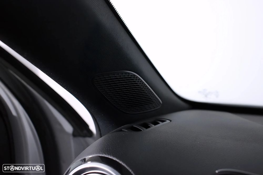 Mercedes-Benz A 250 e AMG Line - 20