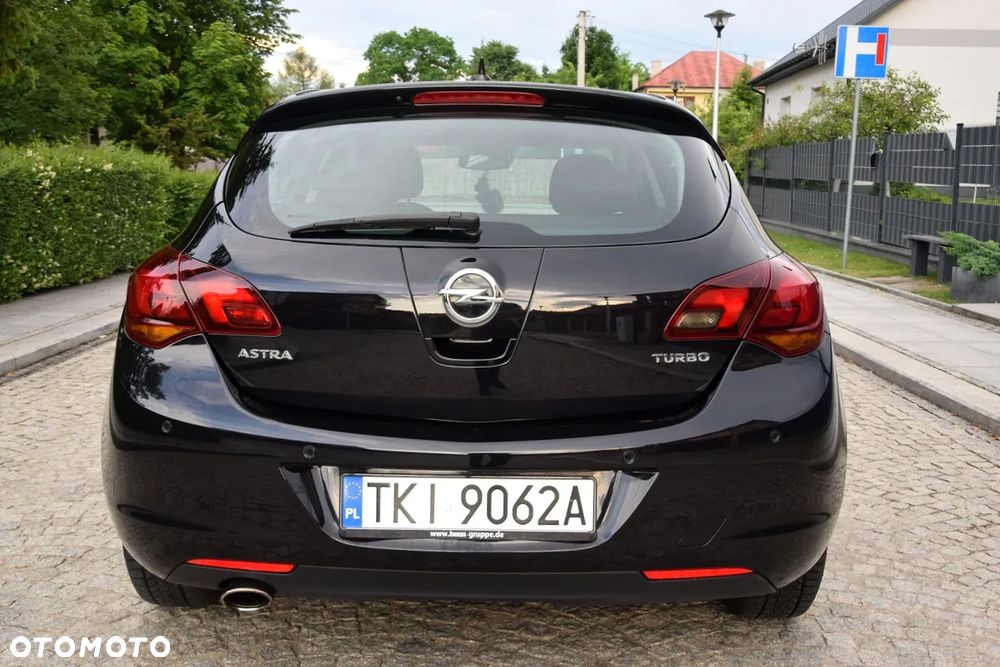 Opel Astra 1.4 T Cosmo - 11