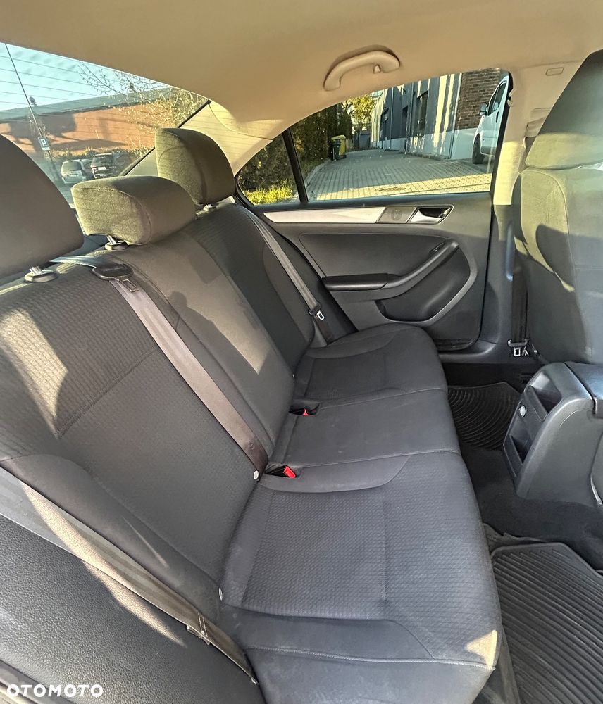 Volkswagen Jetta - 8