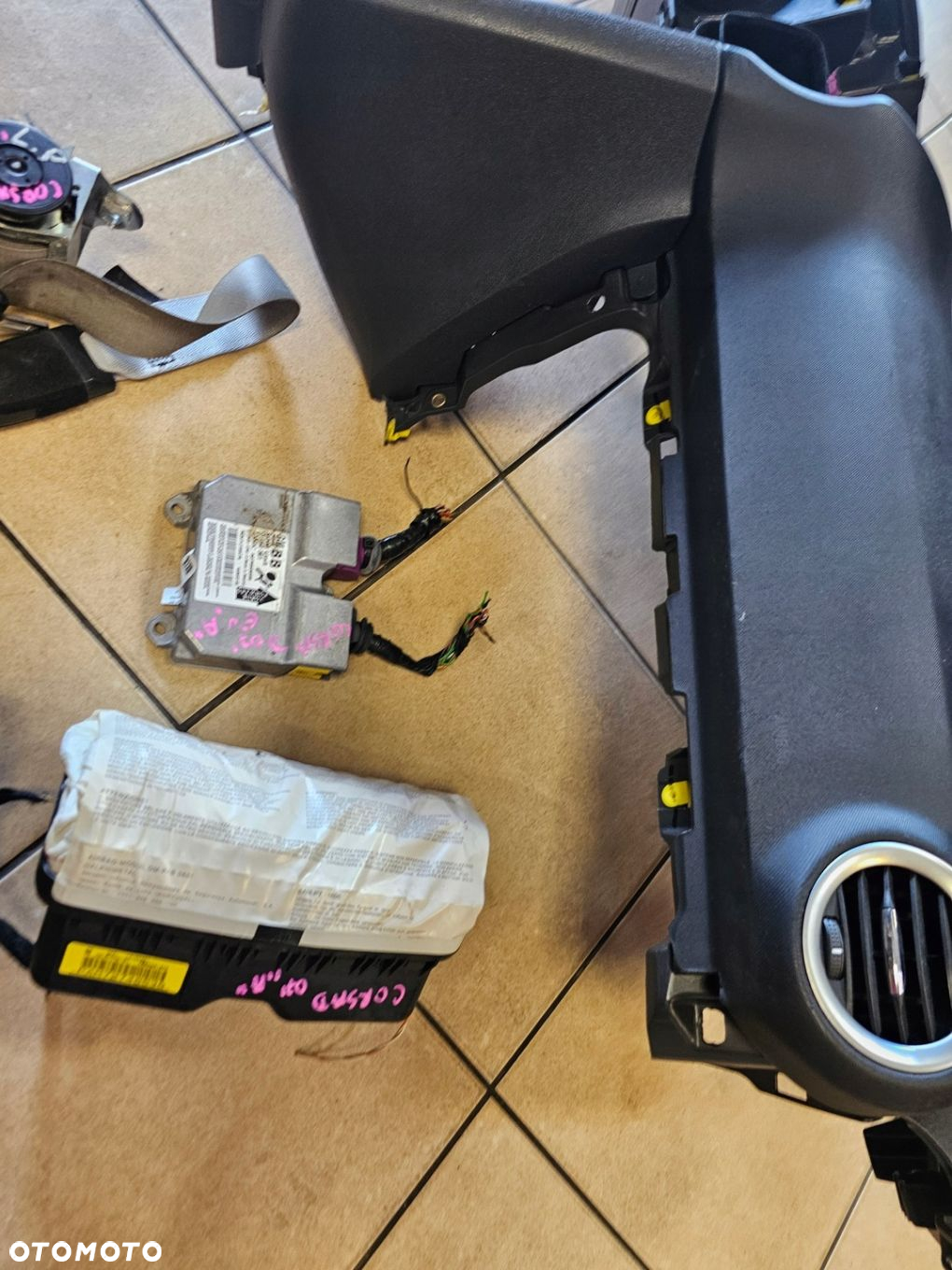 DESKA KONSOLA KOKPIT PASY SENSOR AIRBAG OPEL CORSA D EU 13262361 - 8