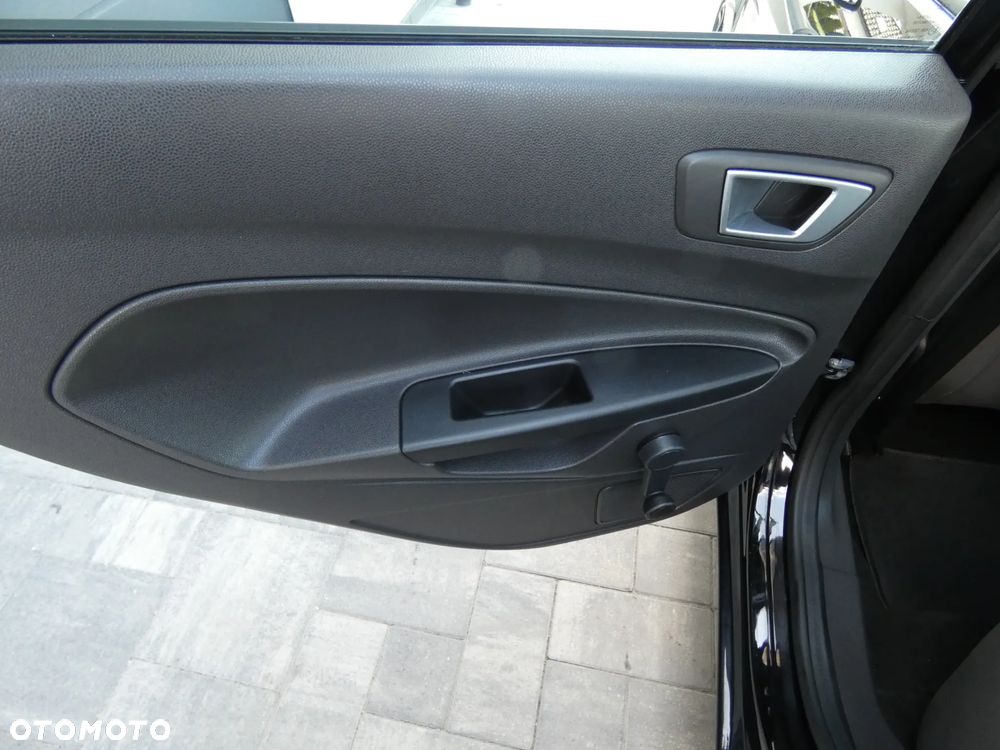 Ford Fiesta 1.25 Champions Edition - 28