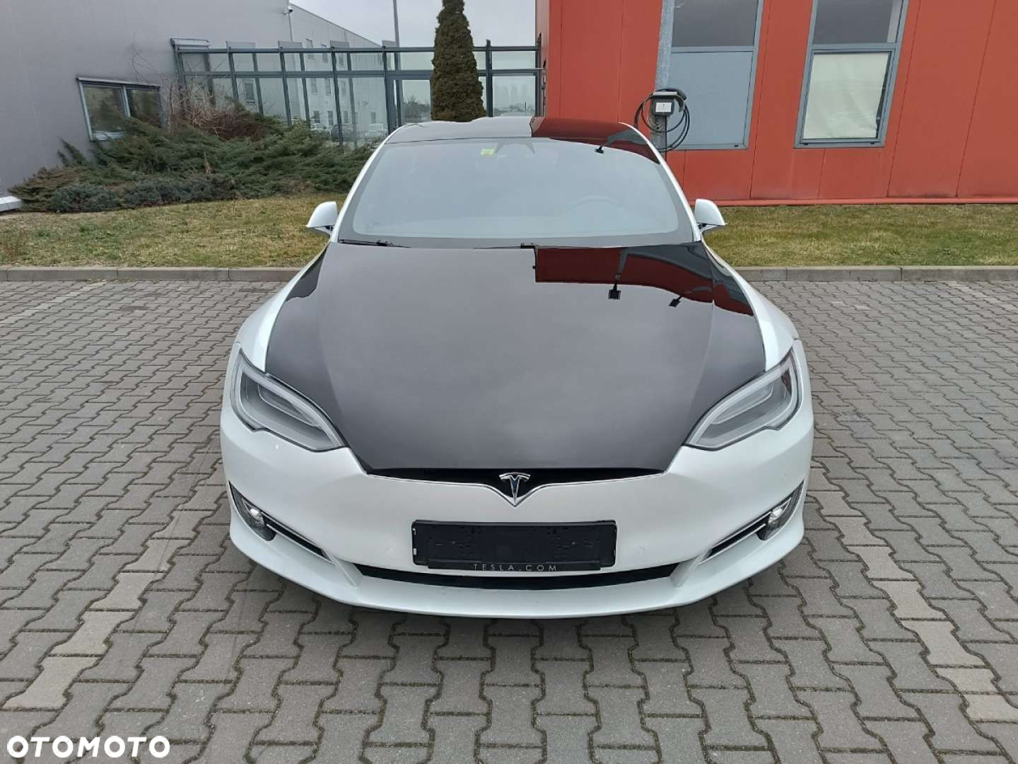 Tesla Model S - 2
