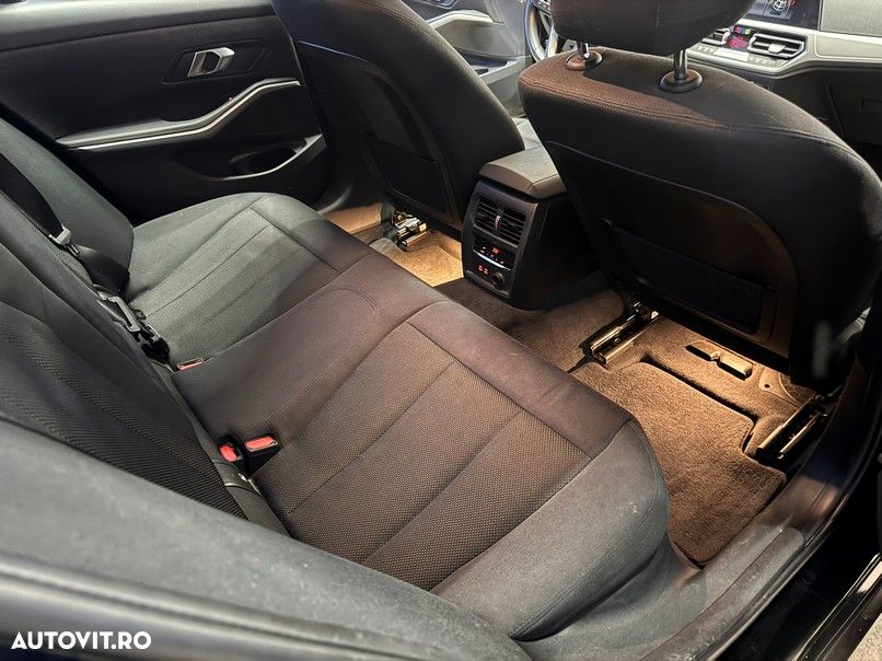 BMW Seria 3 320d xDrive AT - 10