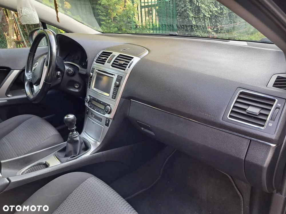 Toyota Avensis - 6