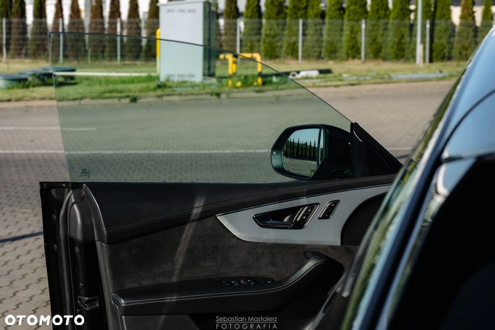 Audi SQ8 - 30