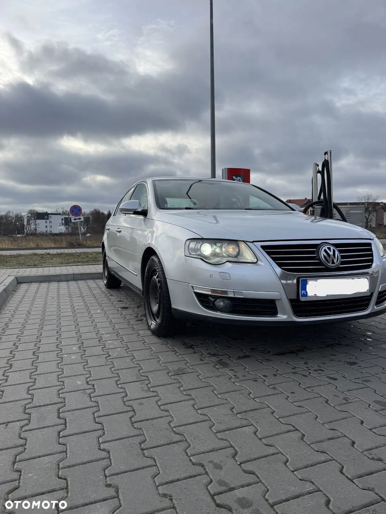 Volkswagen Passat 2.0 TDI DPF Highline - 4