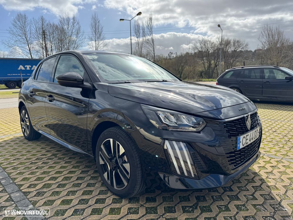 Peugeot e-208 Allure - 12