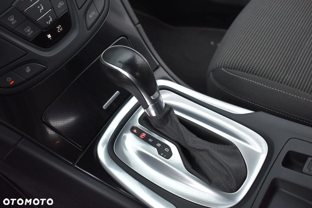 Opel Insignia - 17