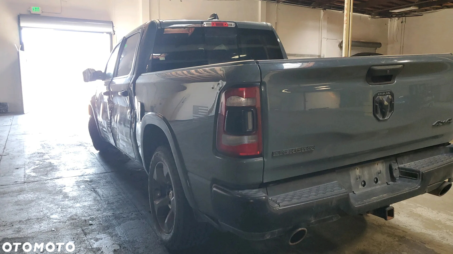 RAM 1500 Crew Cab Shortbed Bighorn - 12