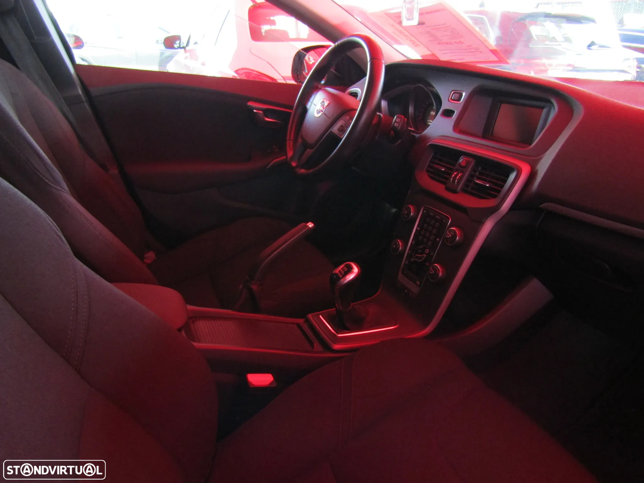Volvo V40 2.0 D2 Kinetic - 8