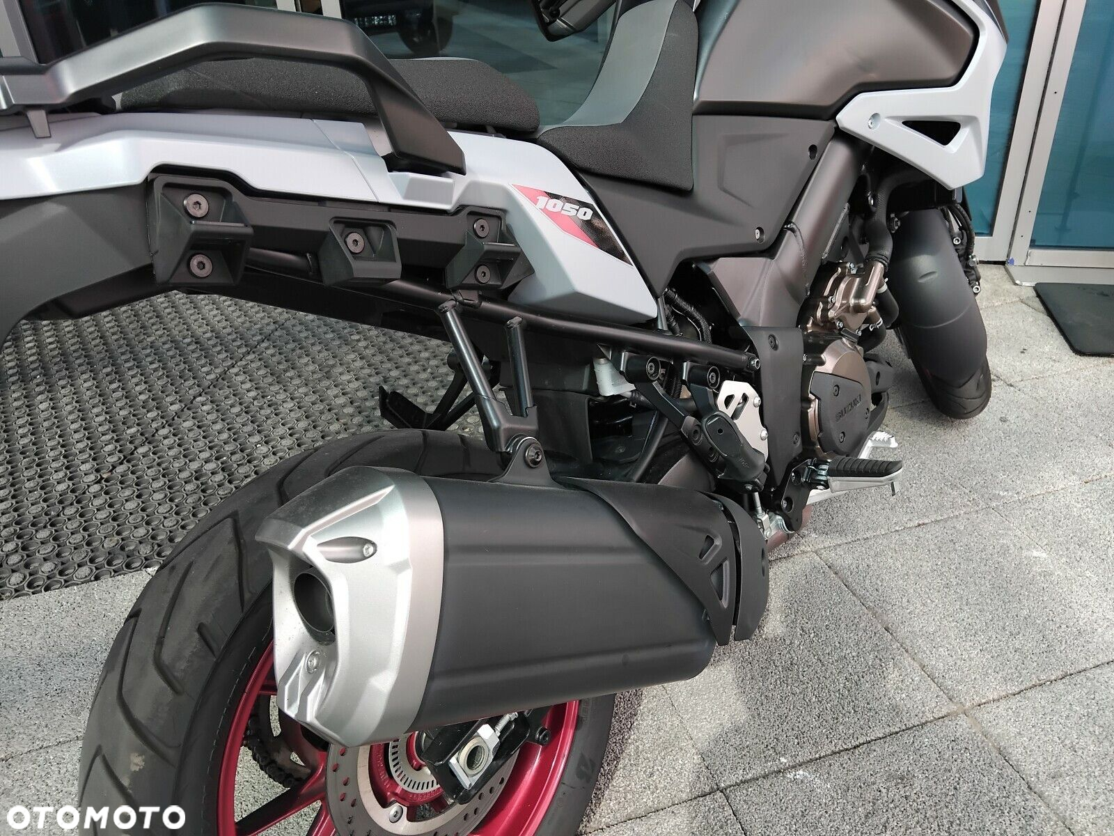 Suzuki DL - 9