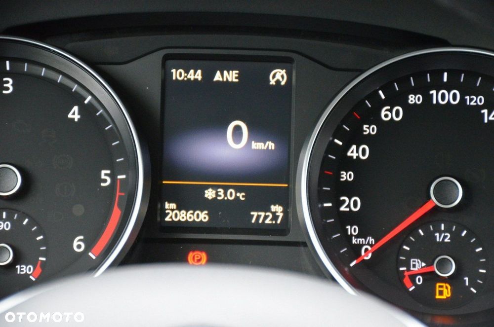 Volkswagen Passat - 34