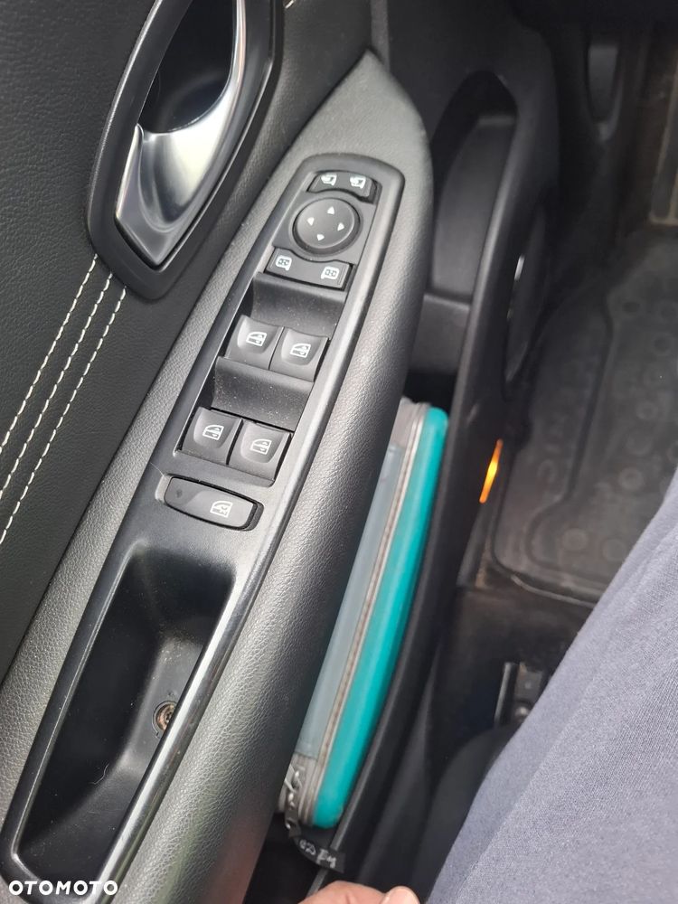 Renault Scenic 1.6 dCi Energy Bose Edition S&S - 5