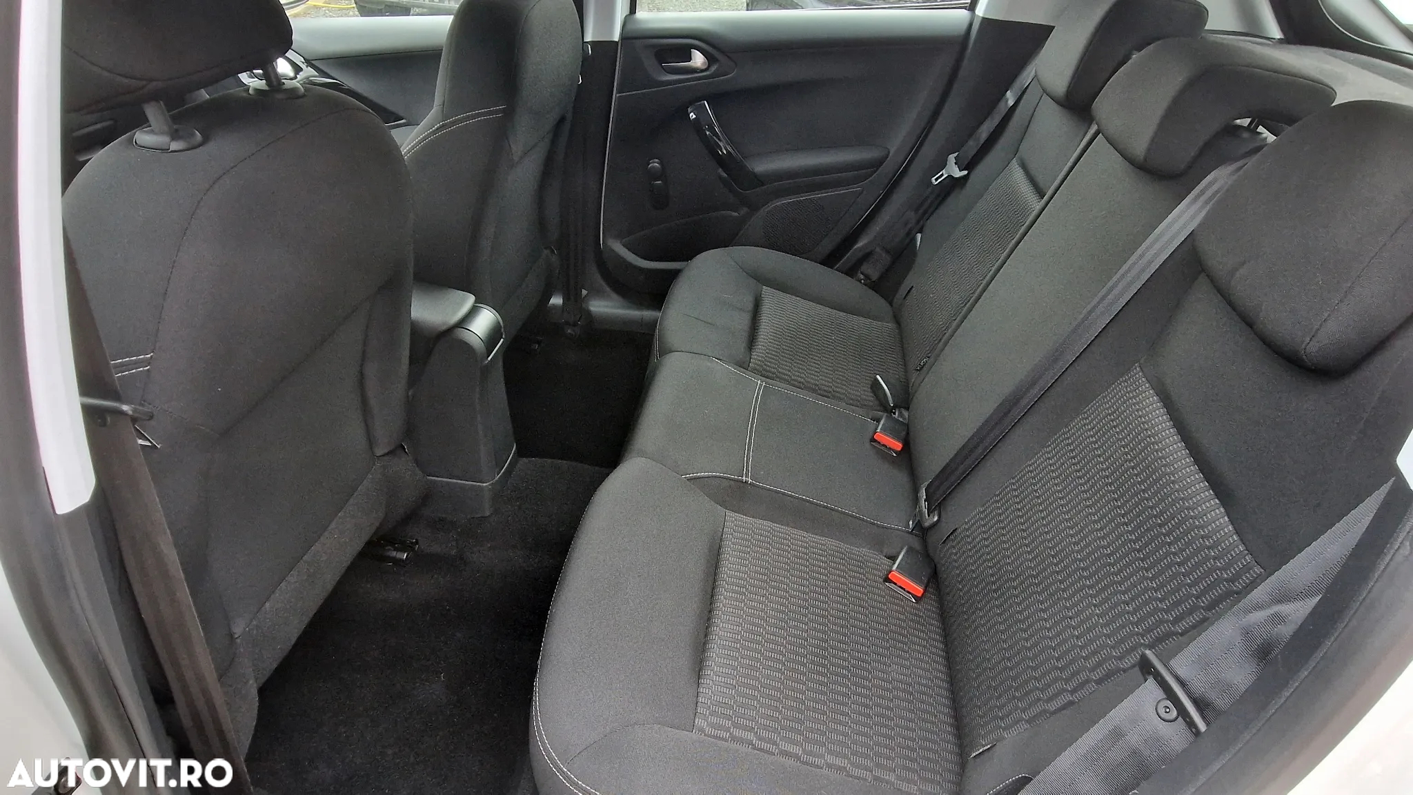 Peugeot 208 BlueHDi 100 Active Pack - 22