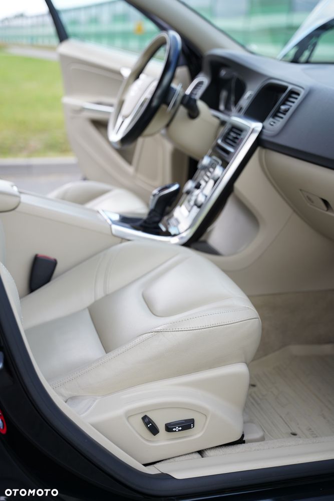 Volvo S60 T5 Drive-E Summum - 19
