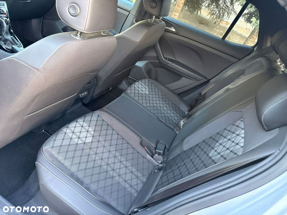 Volkswagen T-Cross - 13
