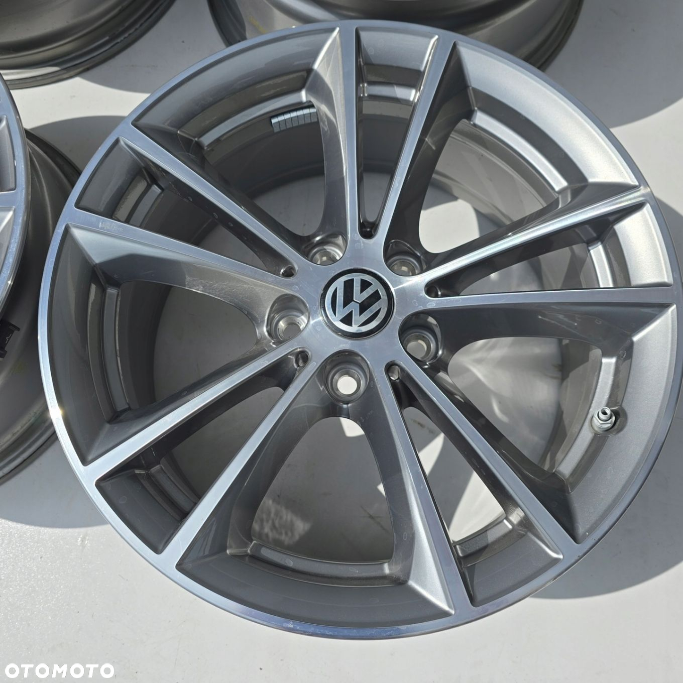 VW PASSAT B7 B8 CC TIGUAN I II ARTEON SHARAN 17 ET27 5x112 4X - 3