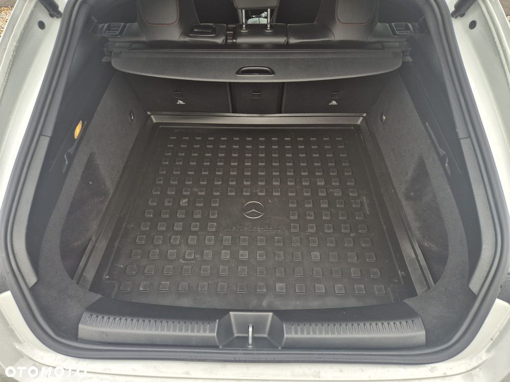 Mercedes-Benz CLA 200 d 8G-DCT - 28
