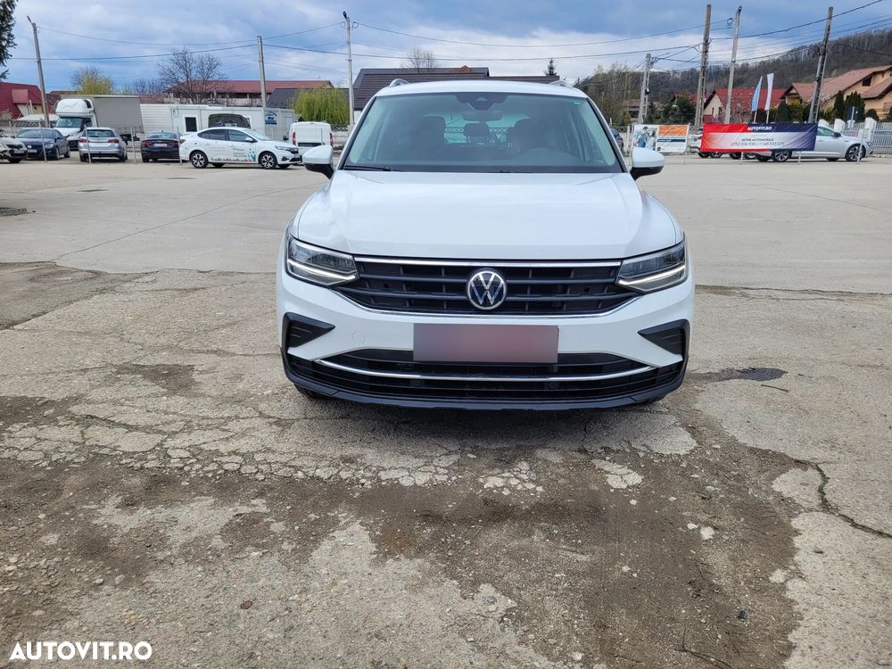 Volkswagen Tiguan - 11