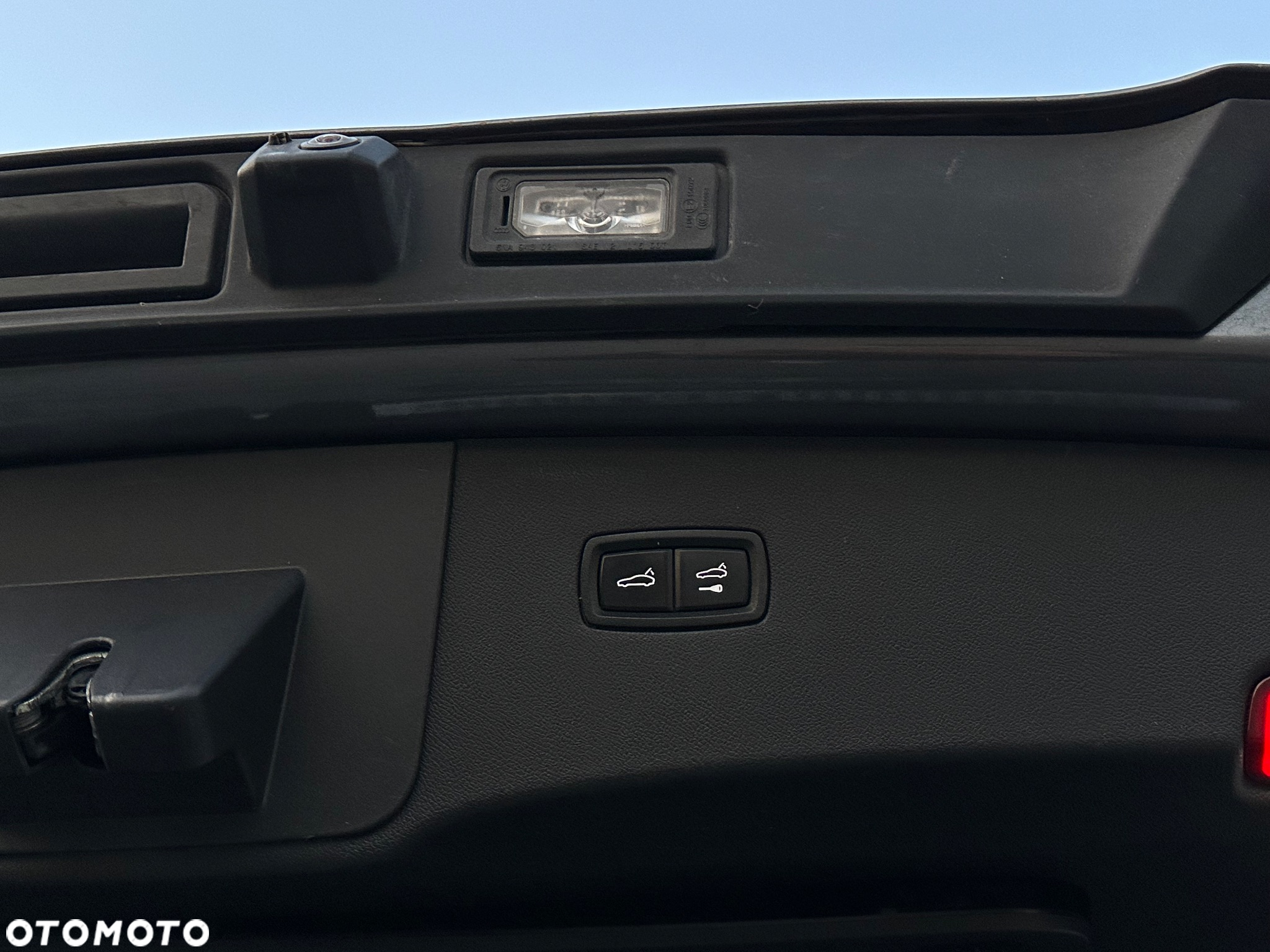 Porsche Cayenne Coupe E-Hybrid Platinum Edition - 29