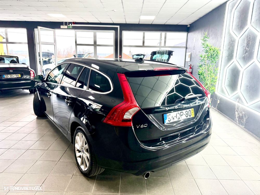 Volvo V60 2.0 D3 Momentum - 8