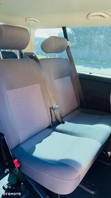Volkswagen Caravelle - 14