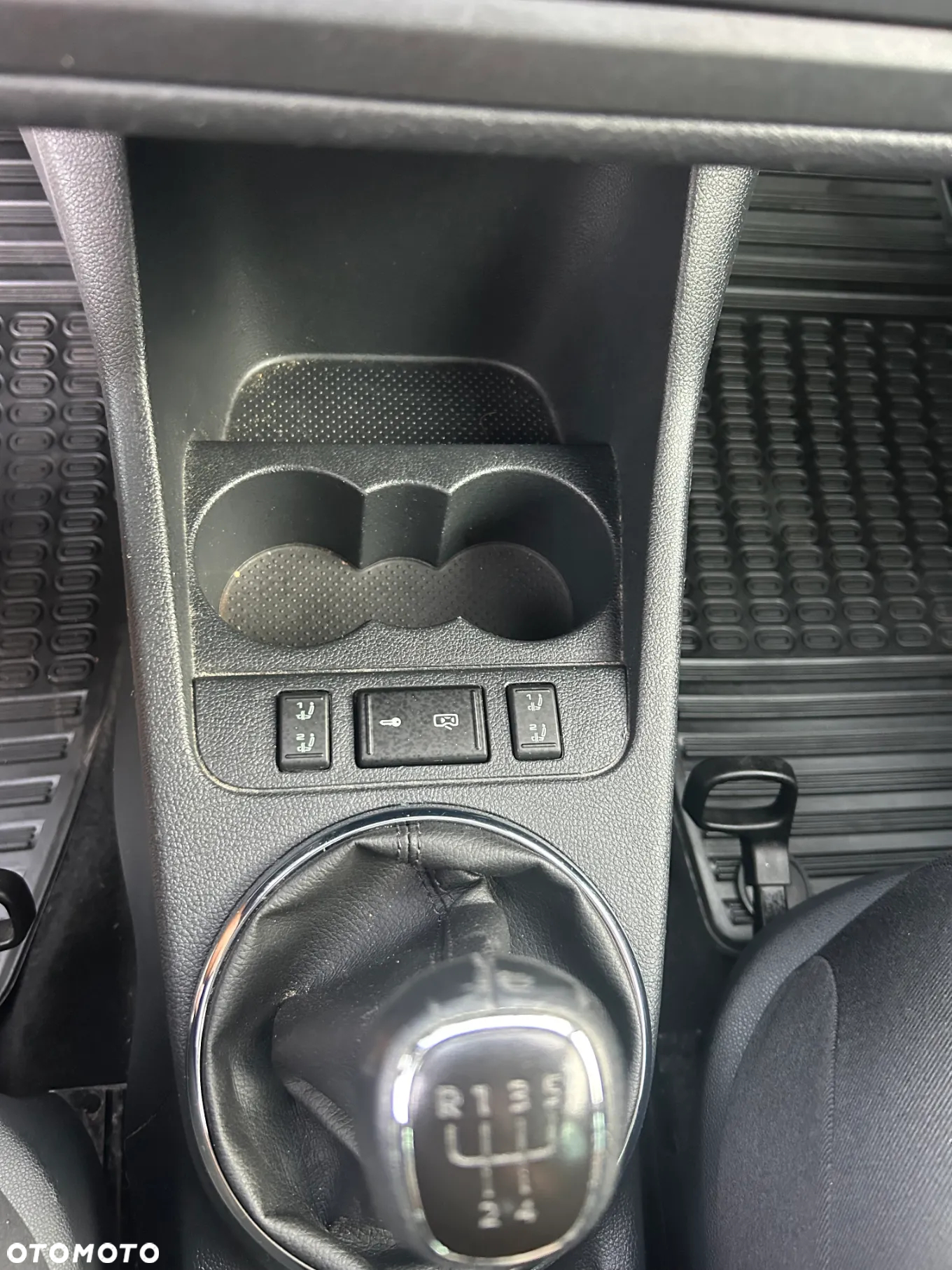 Skoda Roomster 1.2 TSI Style PLUS EDITION - 37