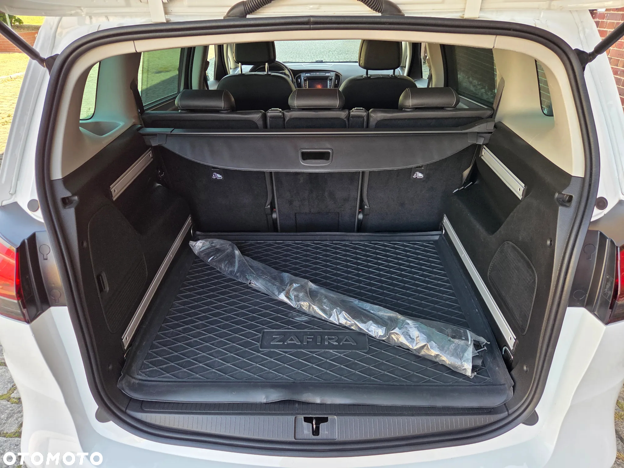 Opel Zafira Tourer 1.6 SIDI Turbo Innovation - 27