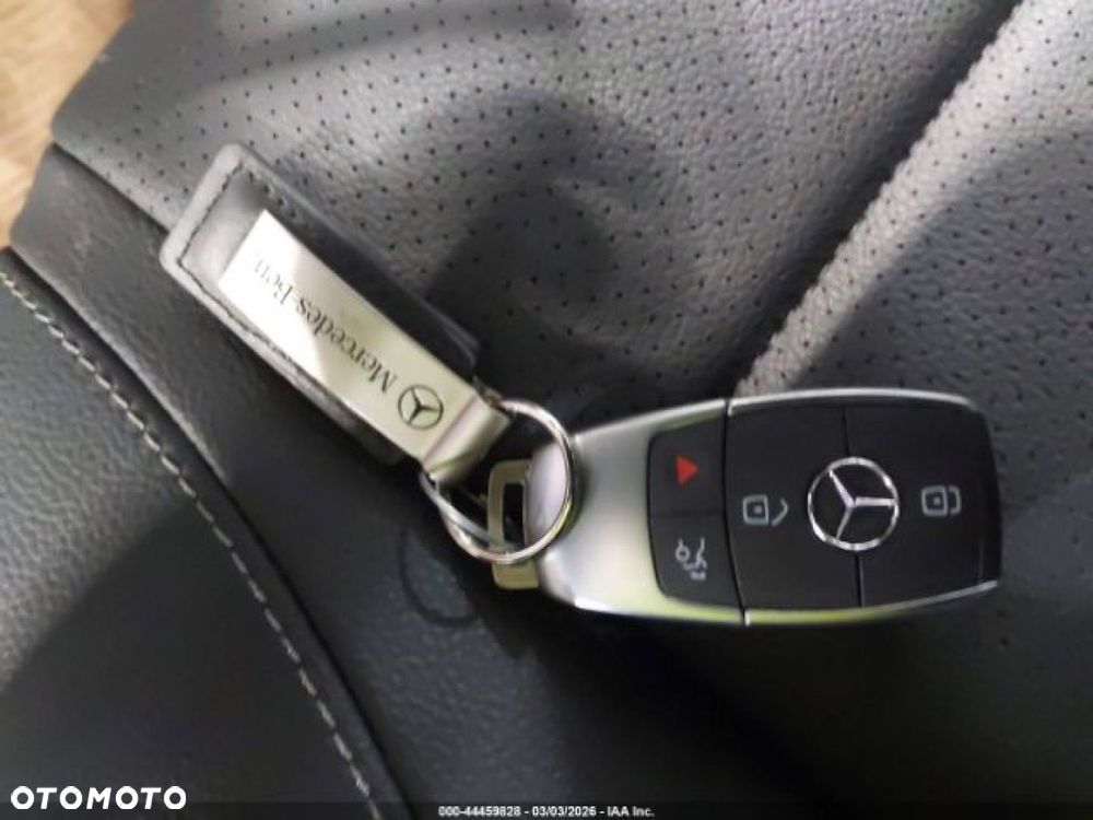 Mercedes-Benz GLS - 12