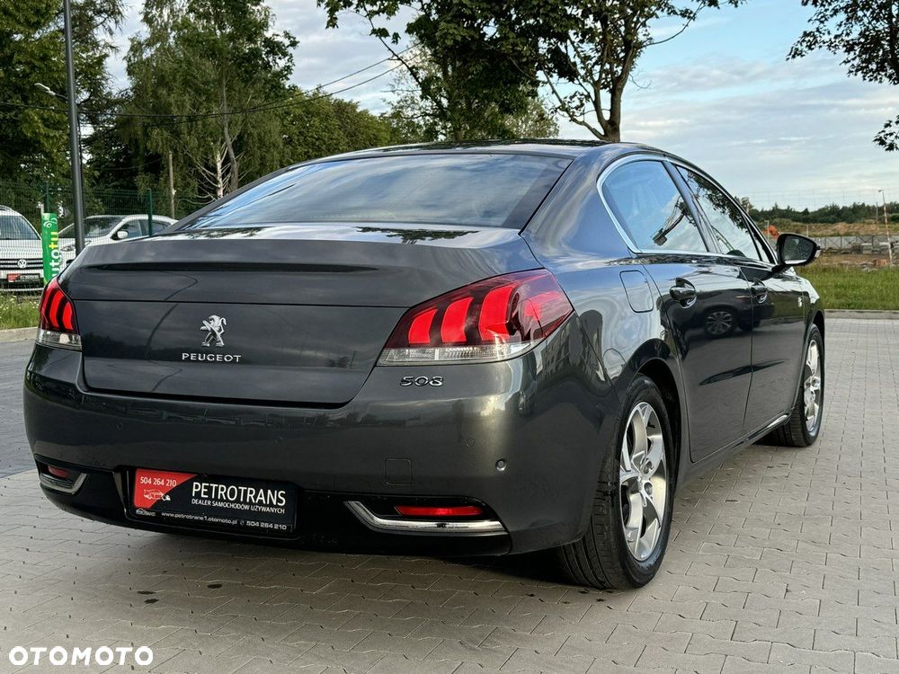 Peugeot 508 RXH Hybrid4 - 11