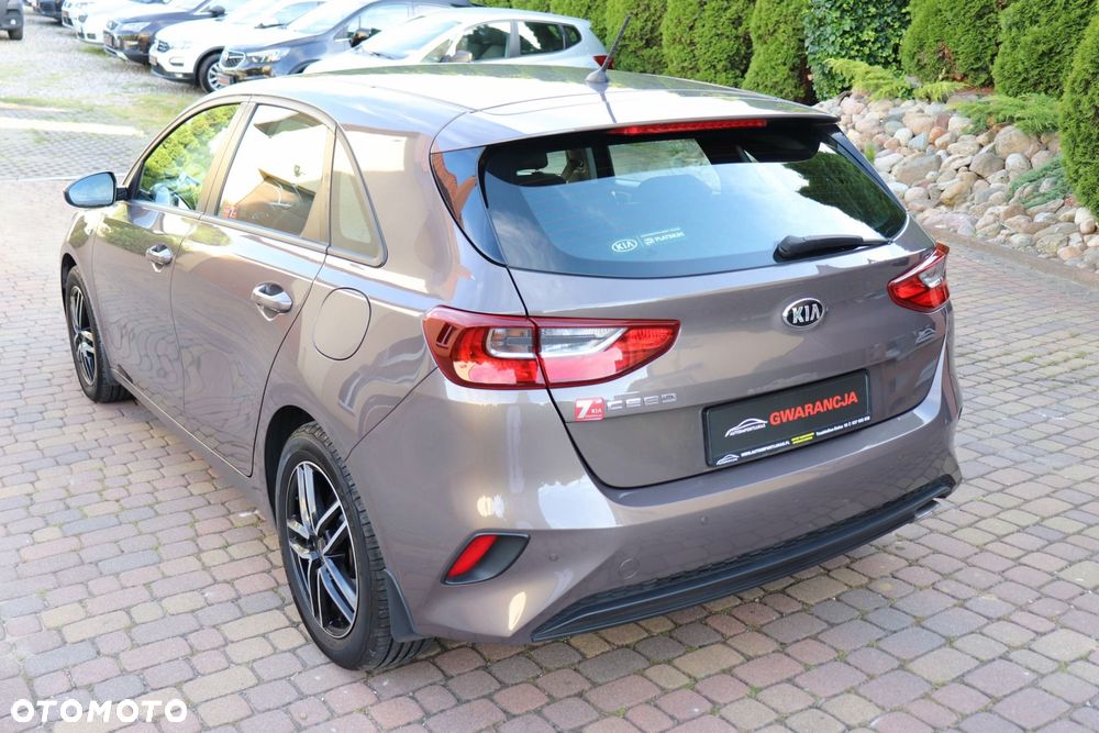 Kia Ceed - 33