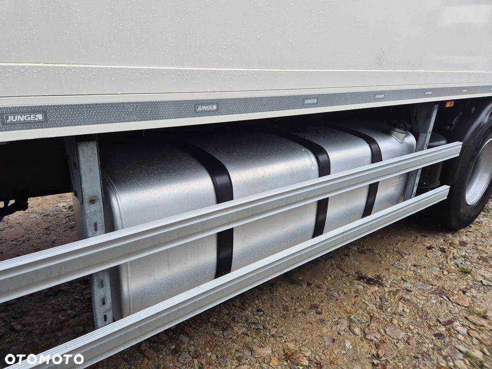 DAF XF ORYGINALNY PRZEBIEG z Niemiec / TANDEM ZESTAW PRZEJAZDOWY Z WINDĄ - 22